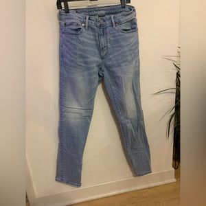 American eagle men’s light blue wash jeans size 32x32